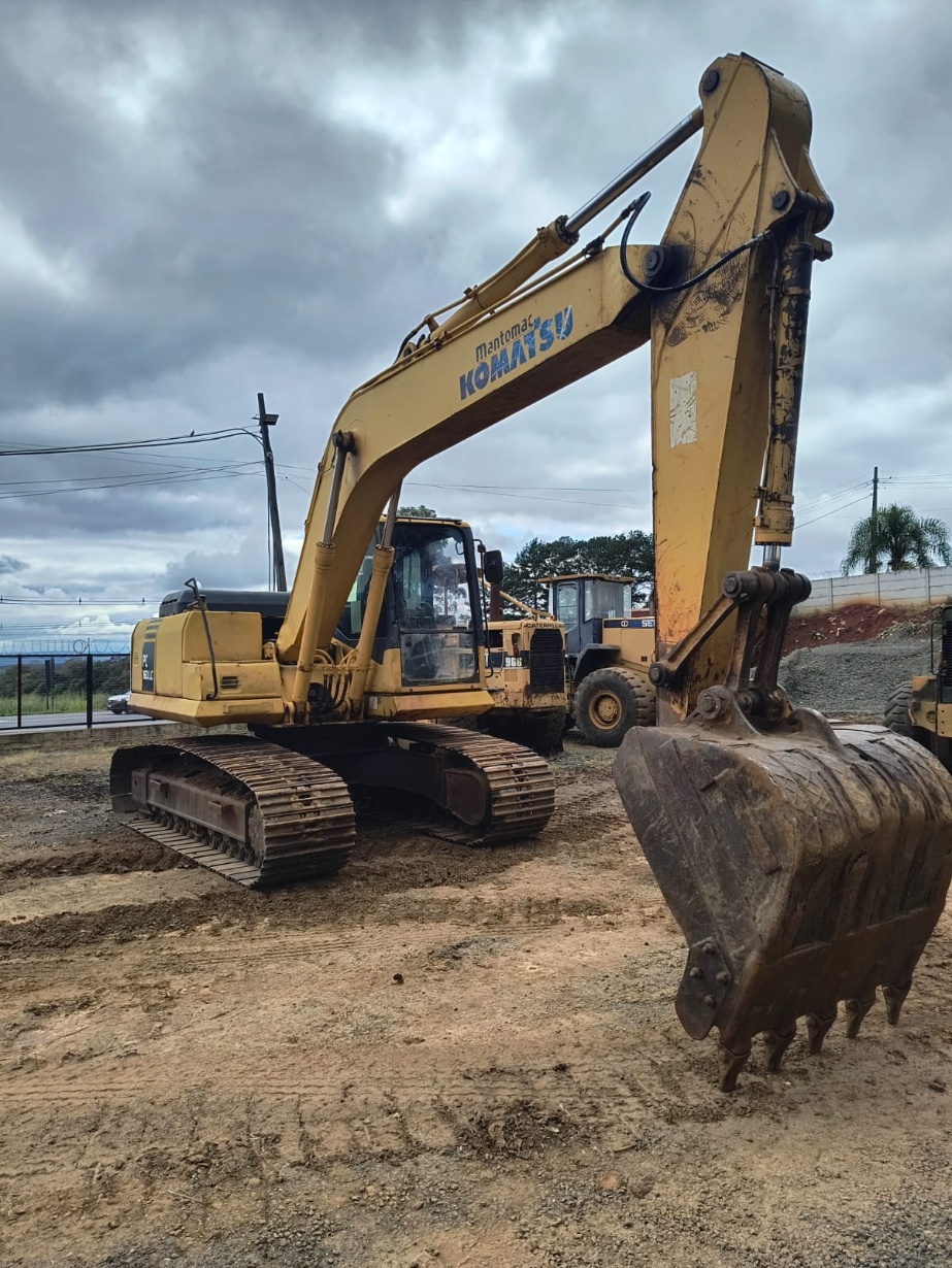Escavadeira Komatsu PC160 2009