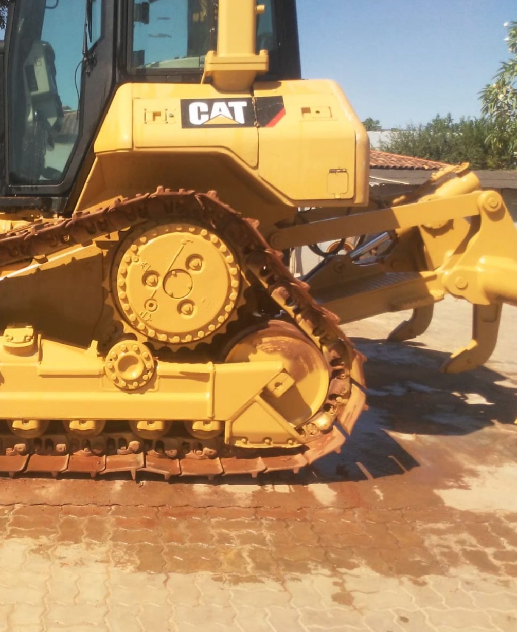 Trator de esteira Caterpillar D6N 2012