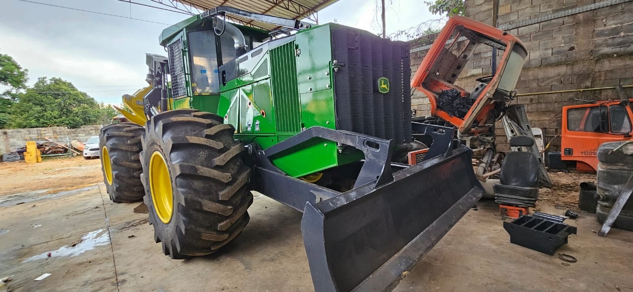 Skidders John Deere 648L 2015