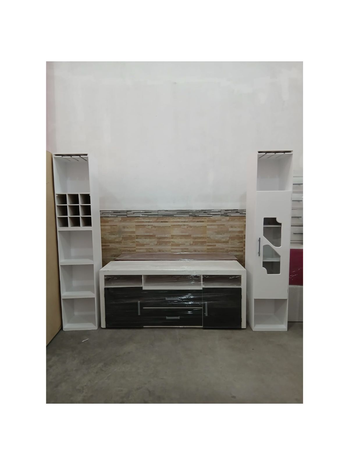 MUEBLE PARA TV PREMIUM CON TORRES