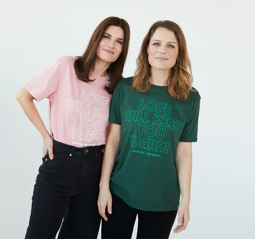 Swan Lee X Red TShirt Køb og Støt Red arbejde