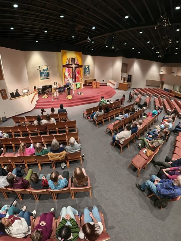 A wide view of the sanctuary during the concert
