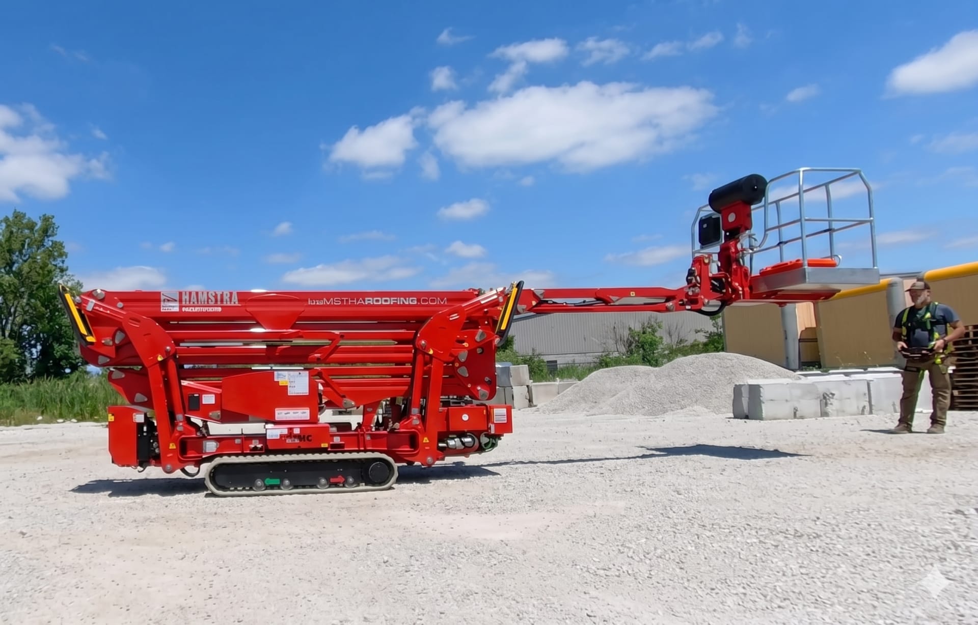 Hamstra aerial lift in operation