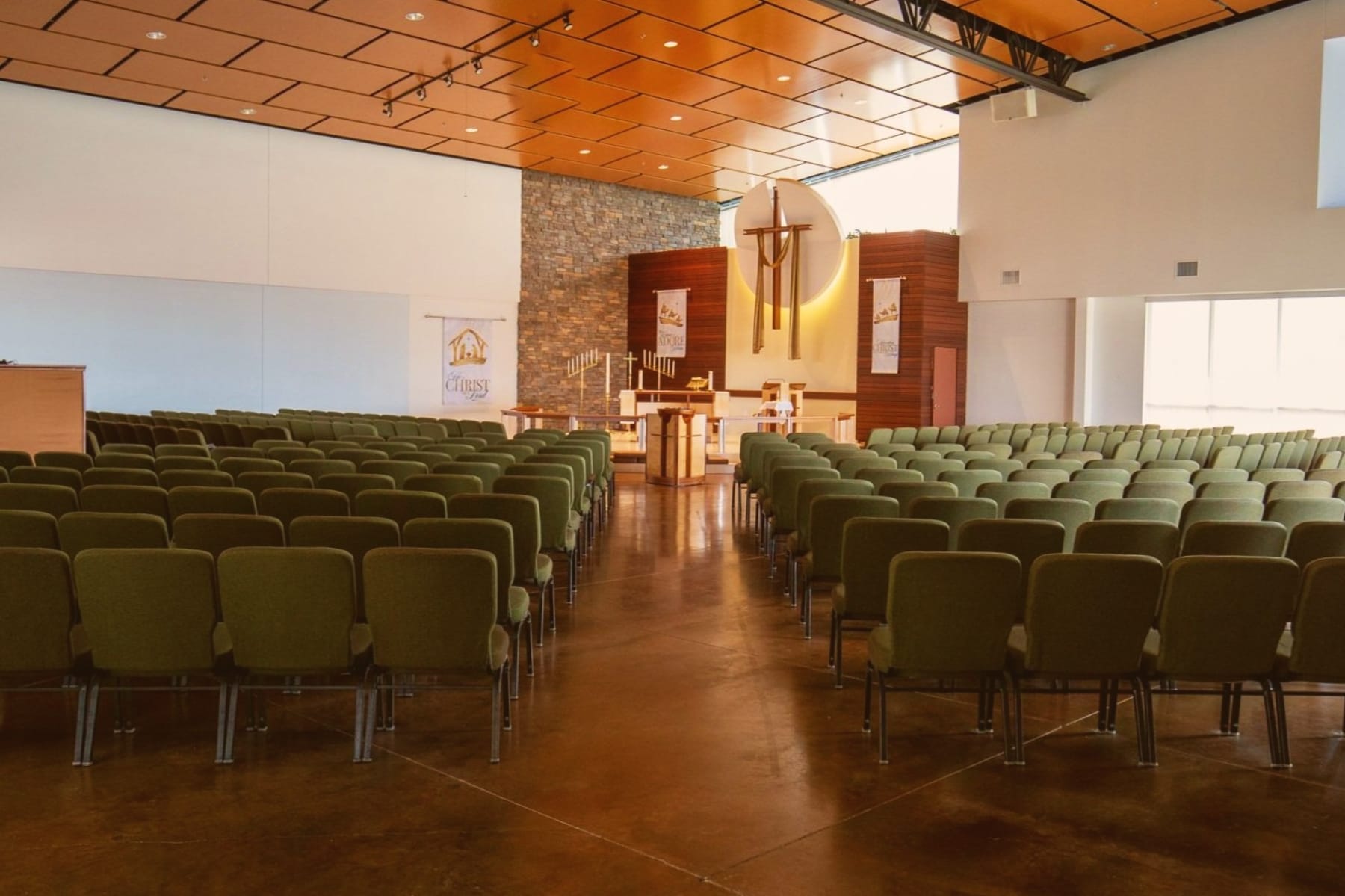 The sanctuary at St. Stephen Lutheran Church, Liberty, Missouri