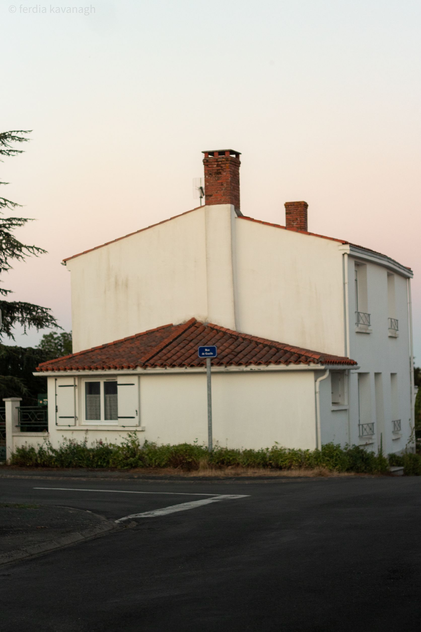 memory of a suburb — street photography by Ferdia Kavanagh