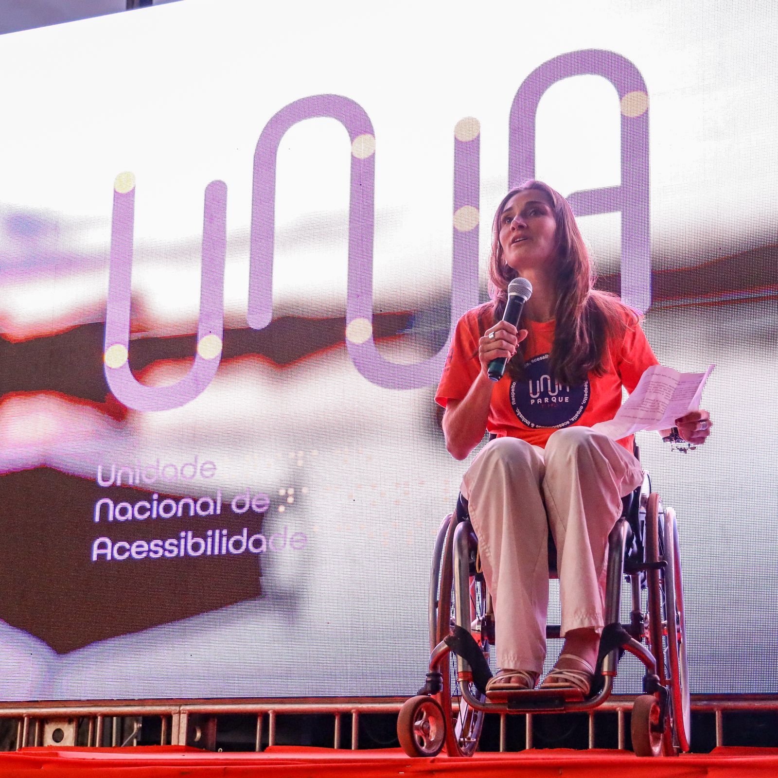 Andréa Pontes em palestra na UNA
