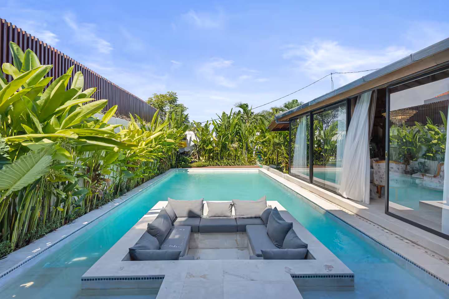 Modern Family Villa with 4 Bedrooms – Jimbaran