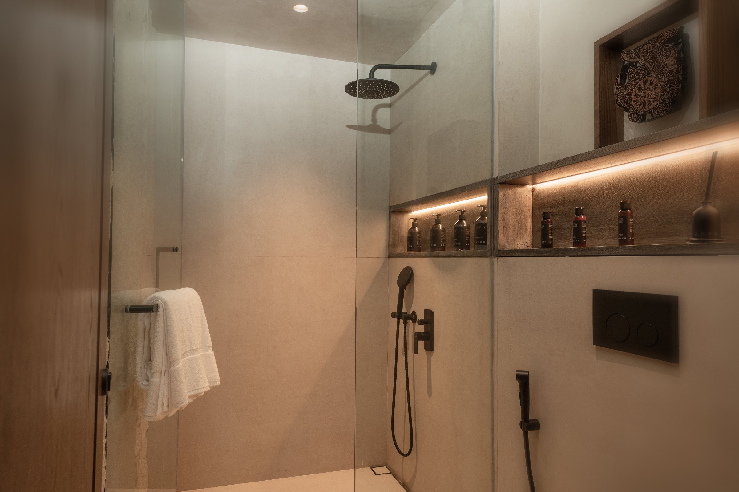 The First Eucalyptus Wellness 4-Bedroom Estate Canggu - 2