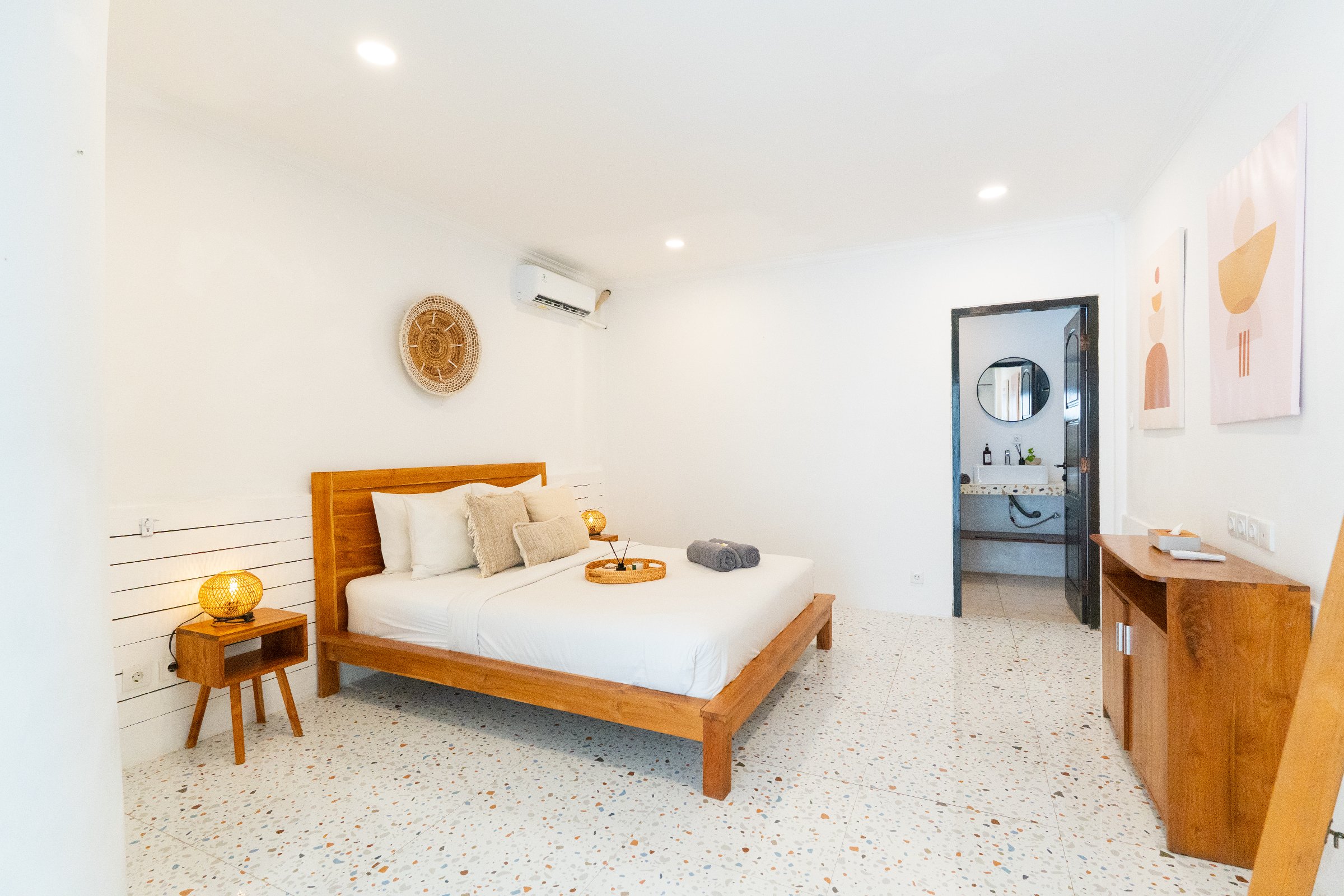 3-Bedroom Villa Close to Seminyak Beach - 4