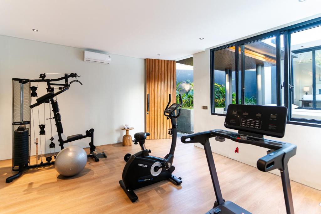 Spacious 5-Bedroom Family Villa in Pererenan - 3