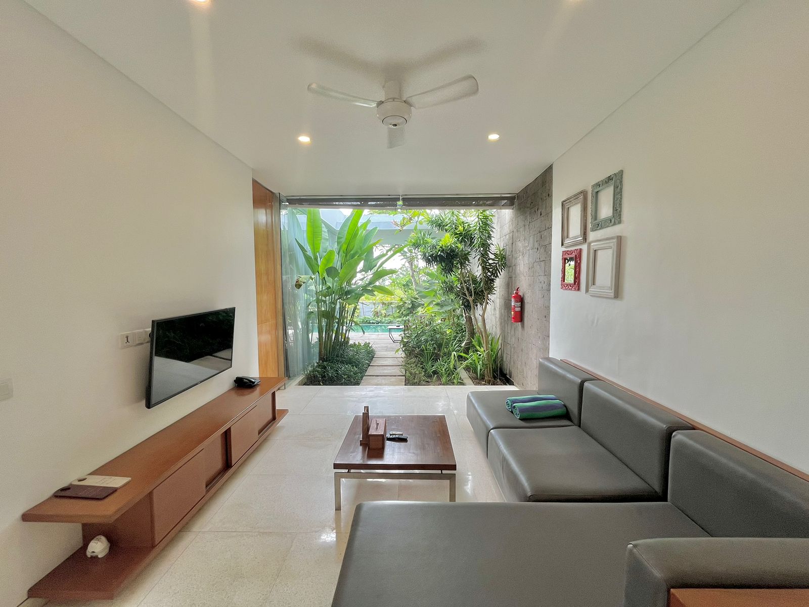 Freehold 1-Bedroom Resort Villa in Uluwatu - 4