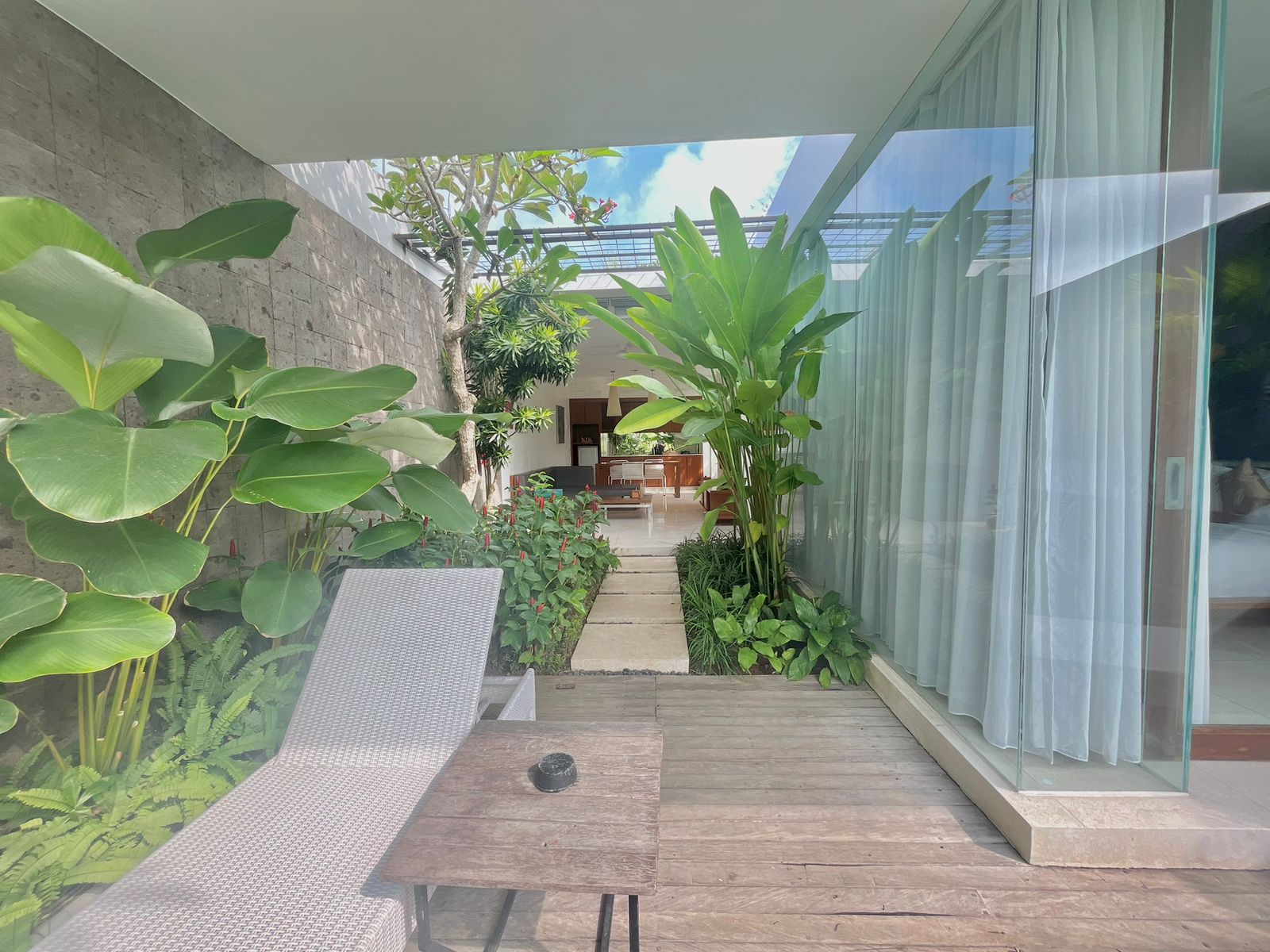 Freehold 1-Bedroom Resort Villa in Uluwatu - 5