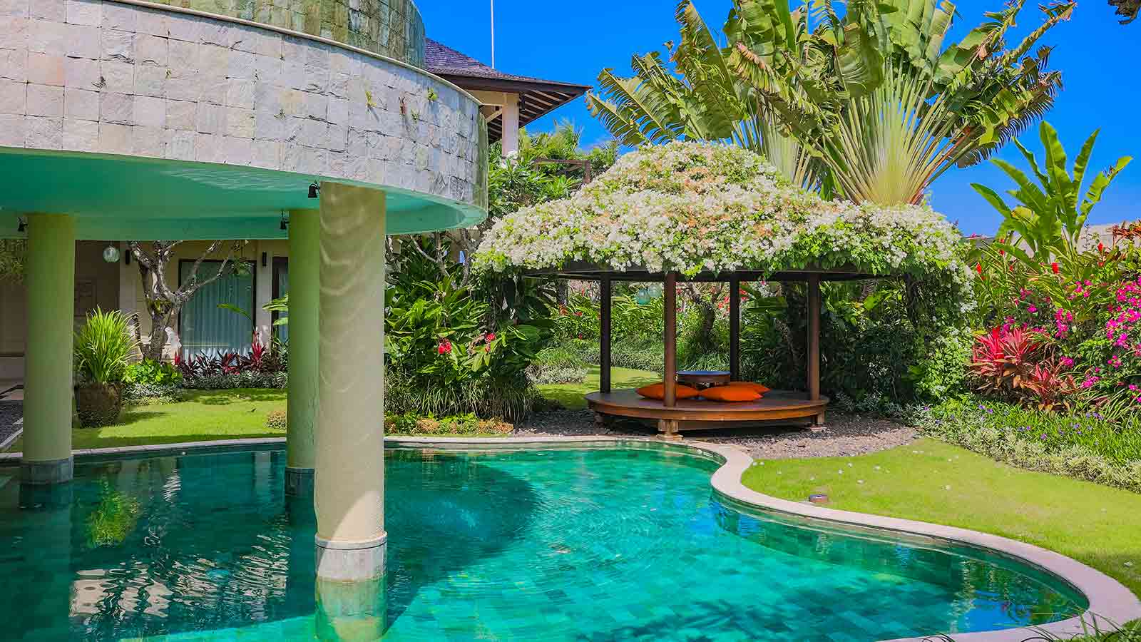 6 Bedroom Villa with Ocean view in Pandawa - 2
