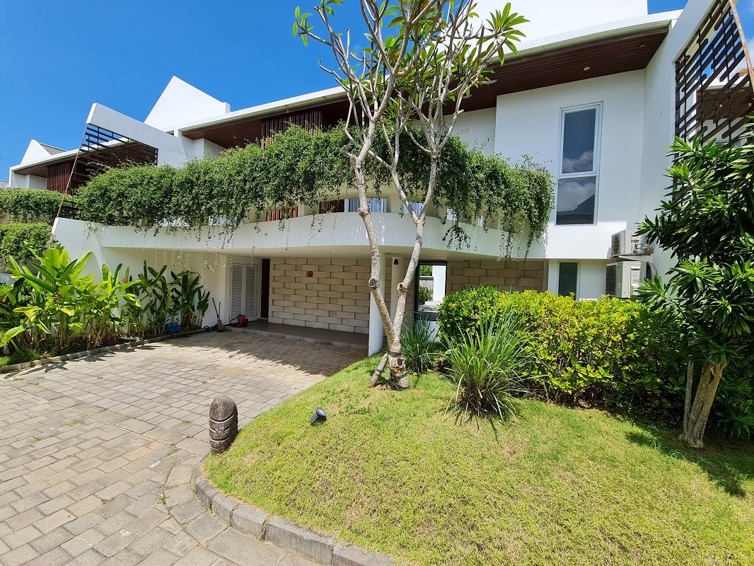 6 Bedroom Villa with Green Hills, Sunset and Ocean View