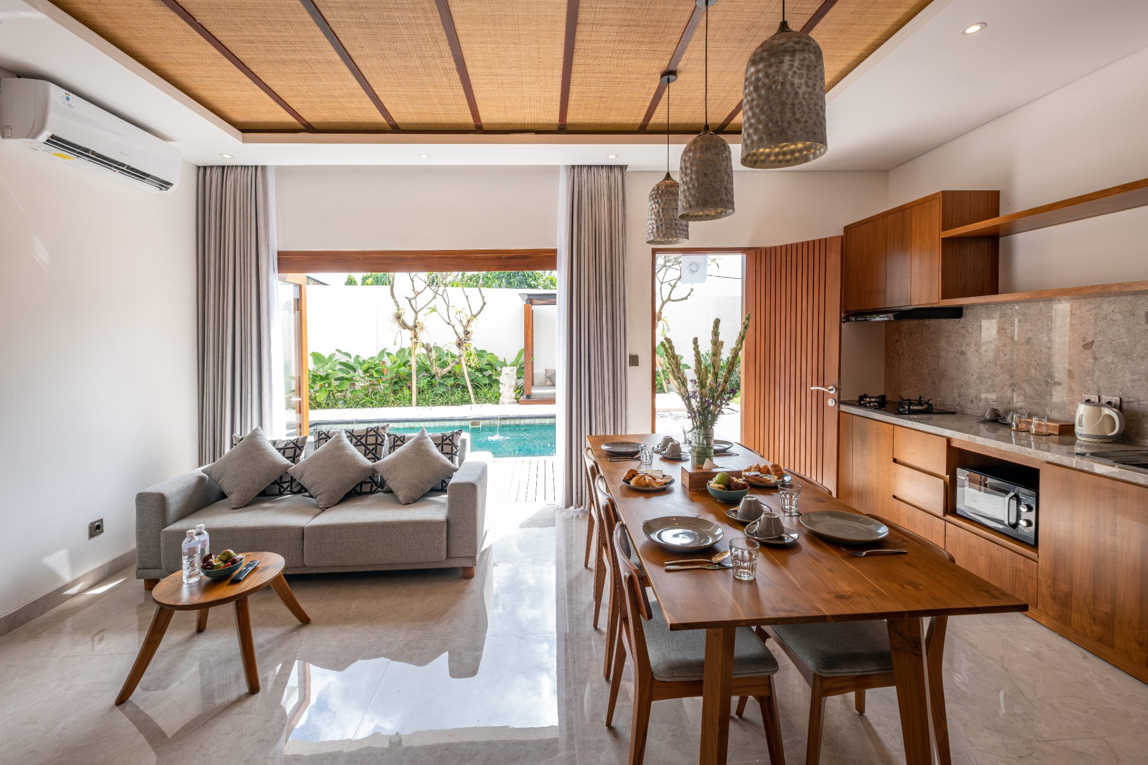 Elegant 3+1 Bedroom Freehold Villa in Seminyak  - 5