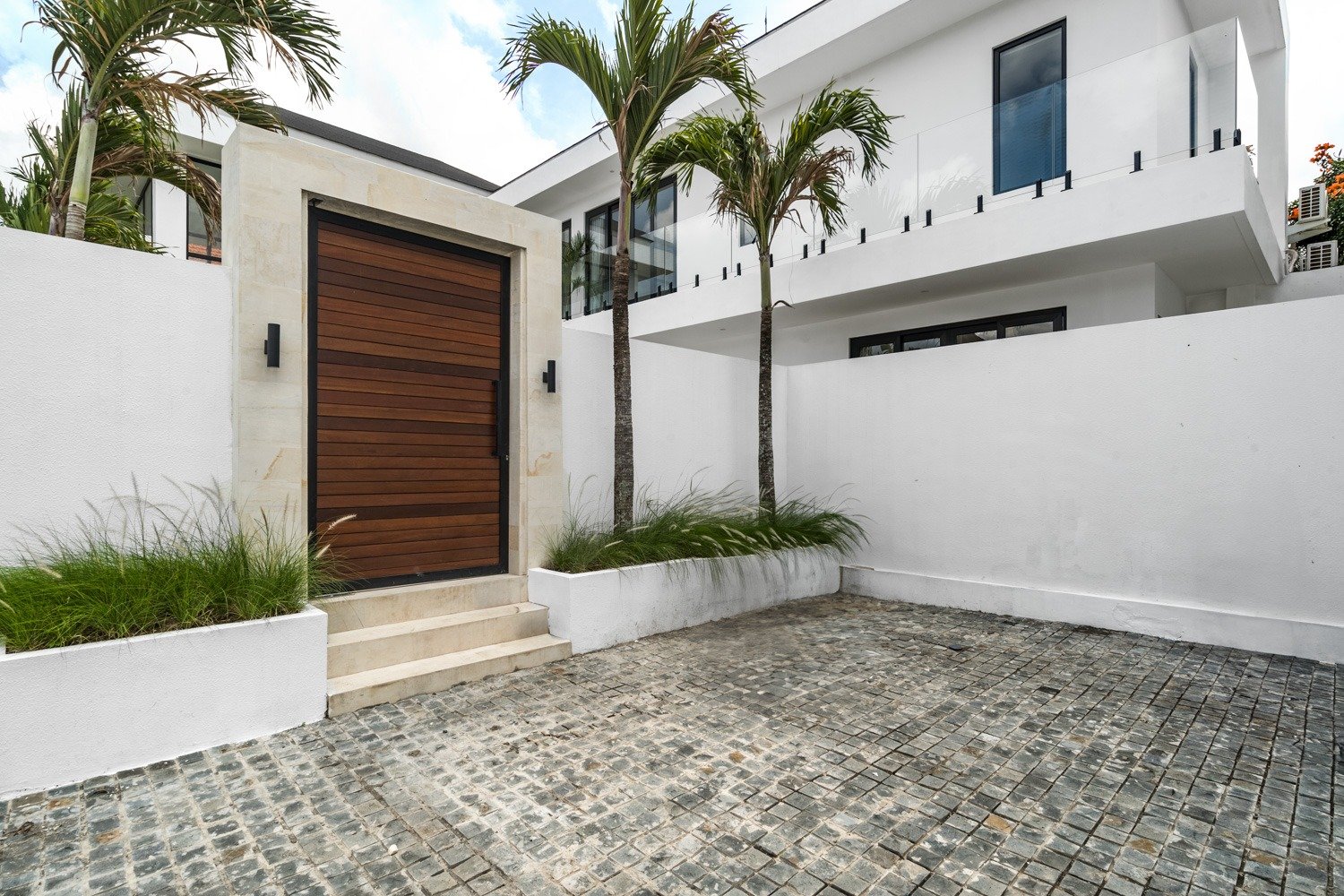 Luxury 4 Bedroom Villa in Bumbak Umalas  - 4