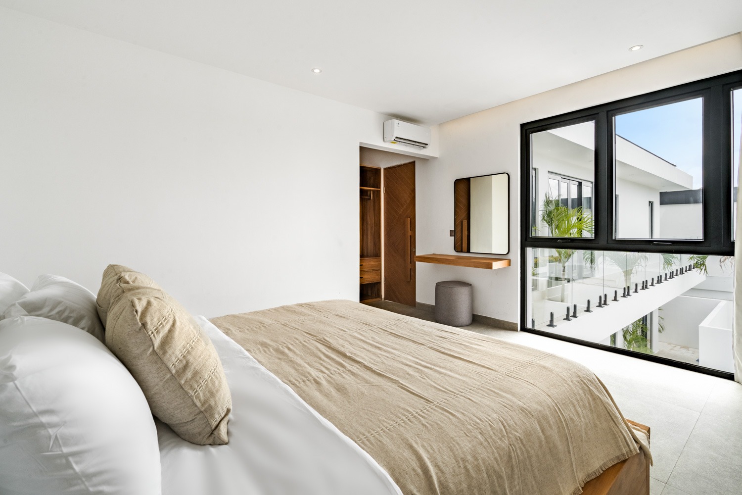 Luxury 4 Bedroom Villa in Bumbak Umalas  - 5