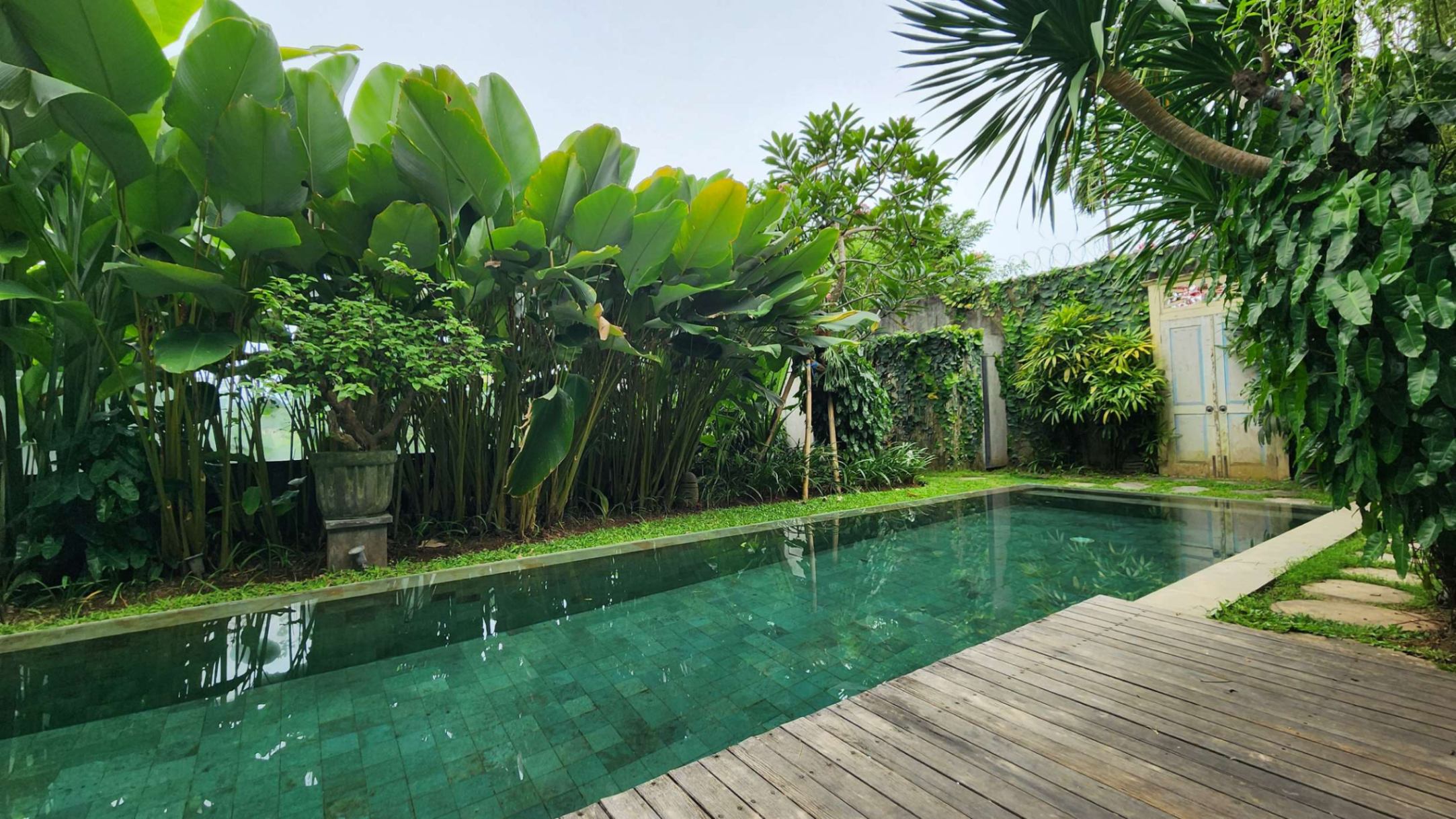 Spacious Luxury 4 Bedroom Freehold Villa in Sanur