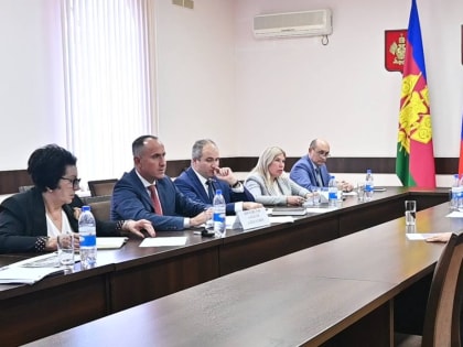 Глава Геленджика провел прием граждан по личным вопросам