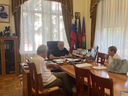 Прием граждан в Сочи: депутат Сергей Шевелев решает земельные вопросы
