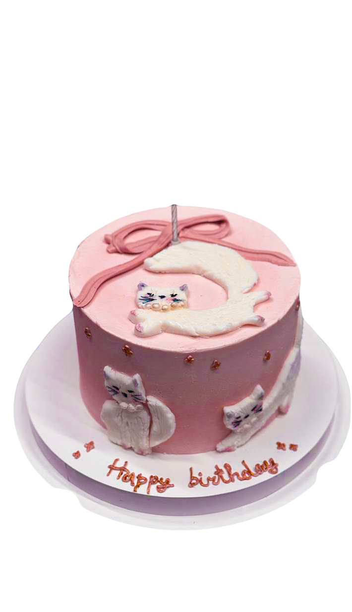 Beautiful custom cake design with artistic elements