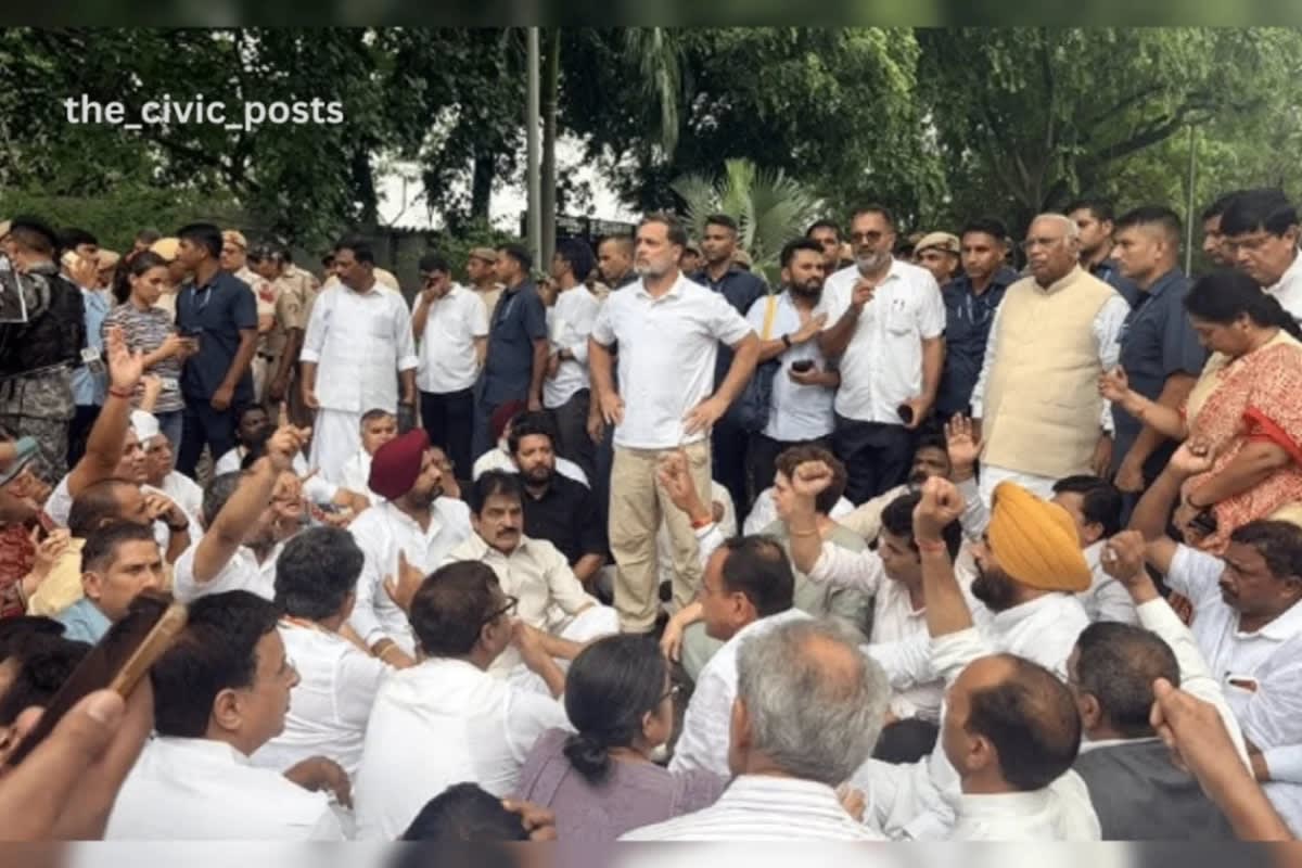 Congress Escalates Battle as Rahul, Priyanka Protest Outside PM Residence