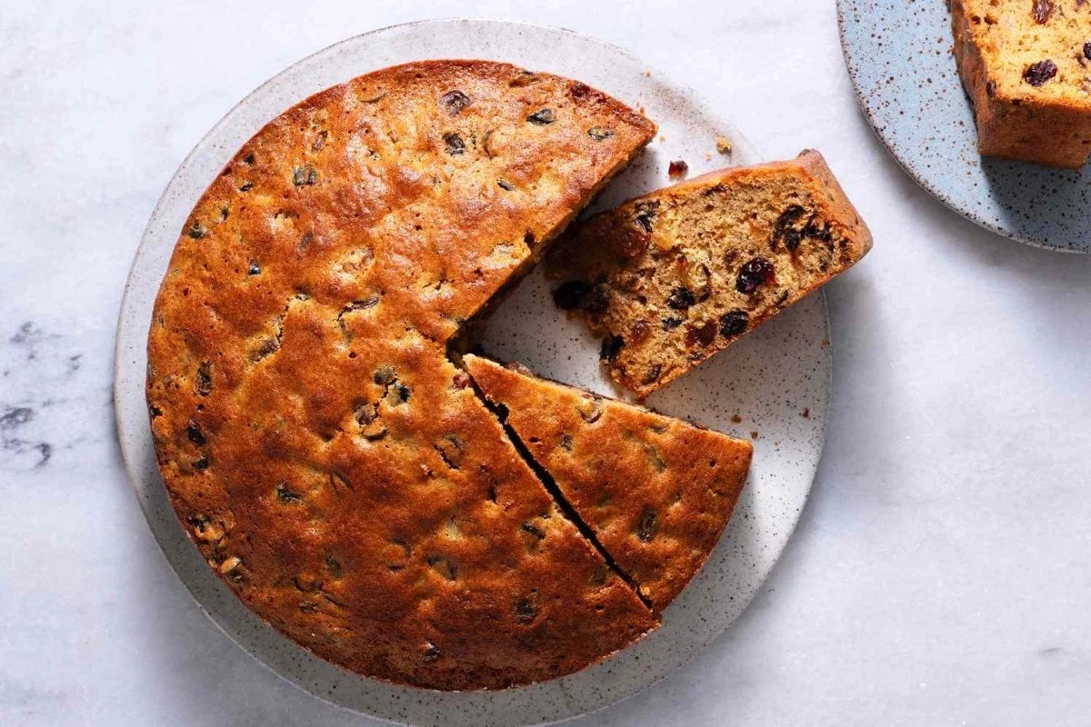 Rum-Soaked Fruit Cake: A Slice of History, Tradition & Pure Christmas Magic