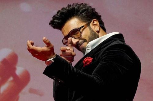 Dhurandhar: The Revenge Triggers Theatre Frenzy in Telugu States Amid Screen Crunch