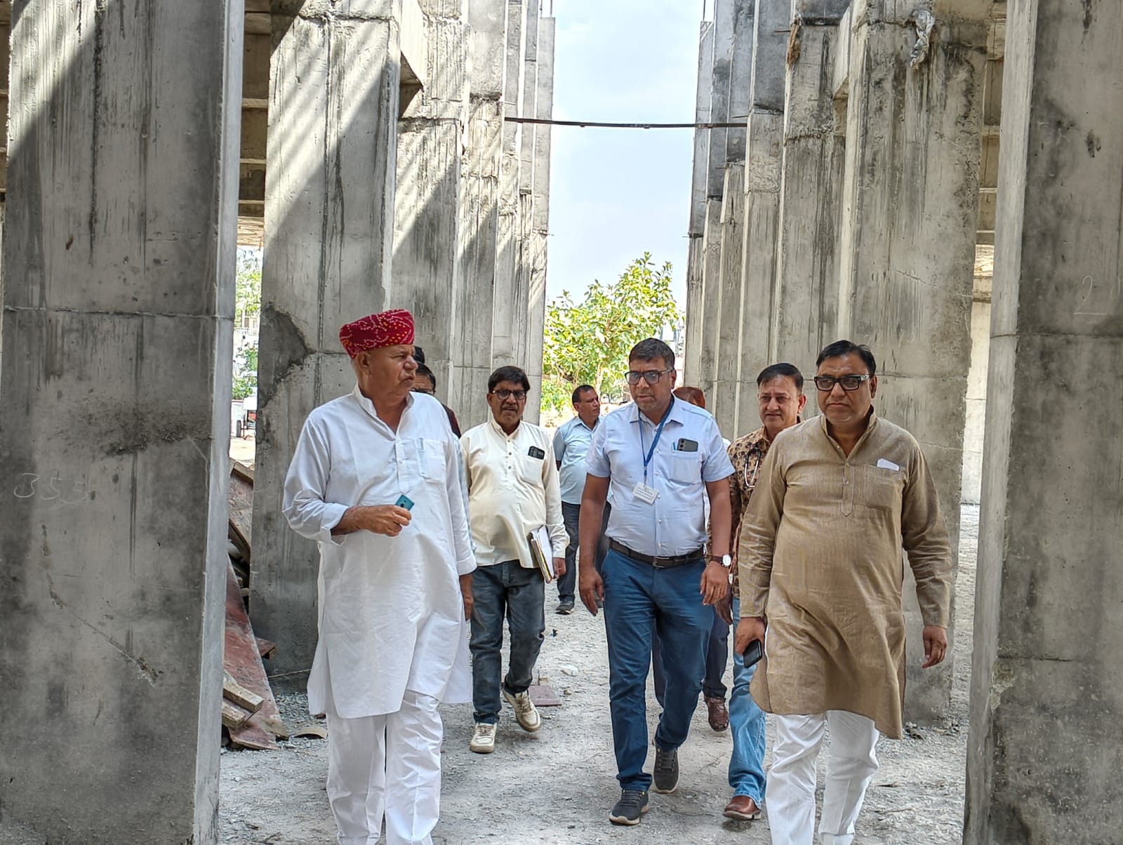 रतनगढ़ विधायक पूसाराम गोदारा ने निर्माणाधीन जिला अस्पताल भवन का किया निरीक्षण -(निर्माण कार्यों की गुणवत्ता एवं प्रगति का लिया जायजा) 
