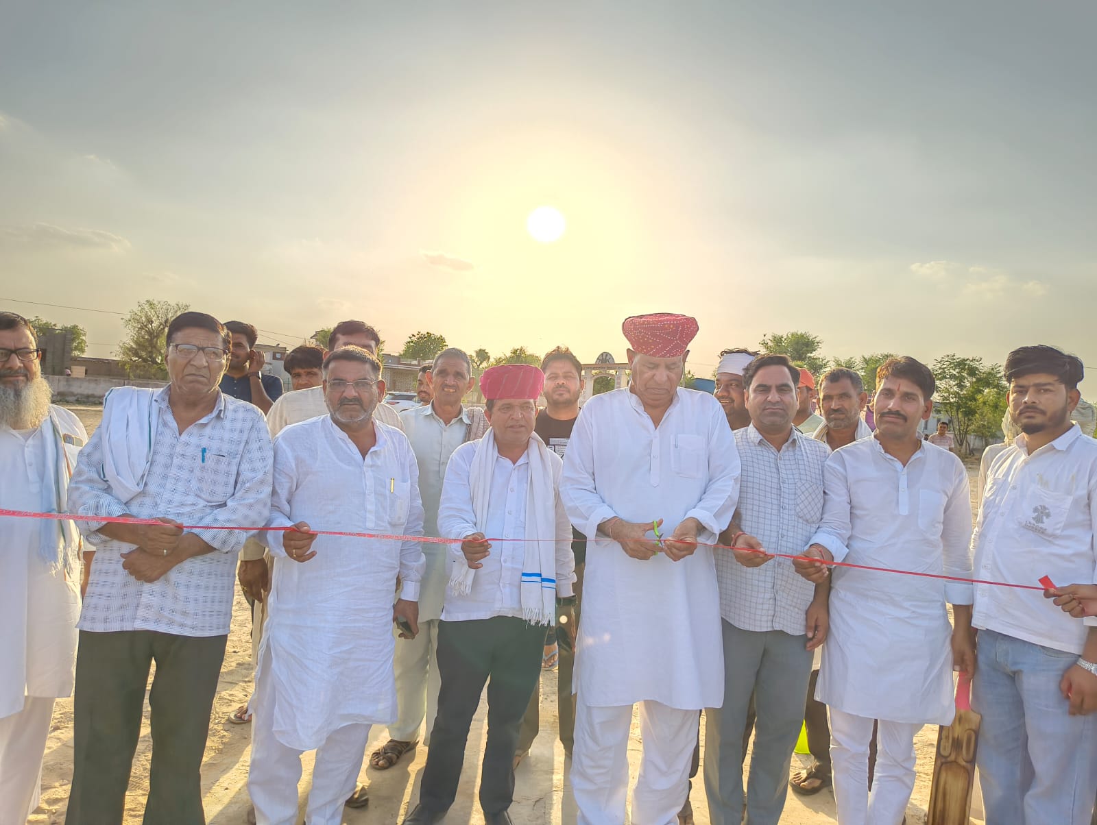 किक्रेट प्रतियोगिता का किया शुभारंभ