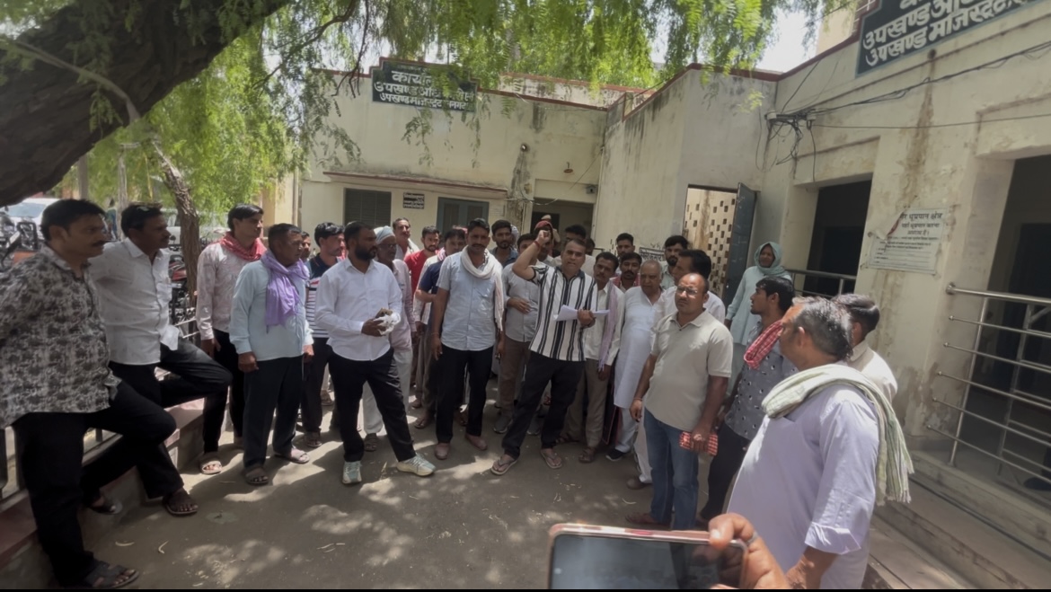 रतनगढ़ पालिका बनाम गोविन्द सिंह प्रकरण मे पी.एम व सी.एम के नाम दिये ज्ञापन 