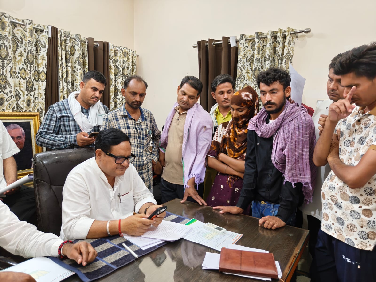  पूर्व विधायक महर्षि ने की जनसुनवाई - अधिकारियो को दिए आवश्यक दिशा निर्देश 