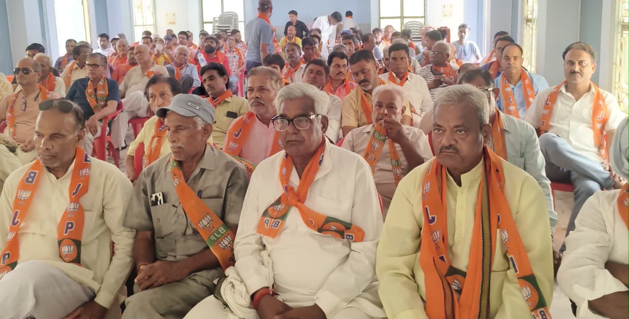 भाजपाईयों ने सुनी प्रधानमंत्री मोदी की मन की बात