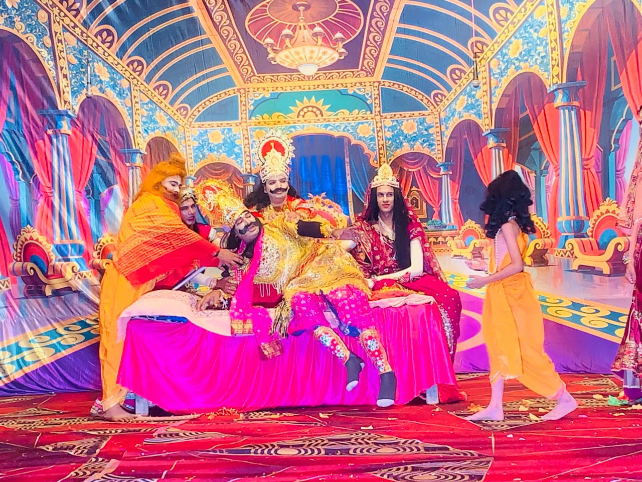 पंडितपुर रामलीला मे दशरथ कैकई संवाद व राम वनवास दृश्यो से आँखो मे बहे आंसू 