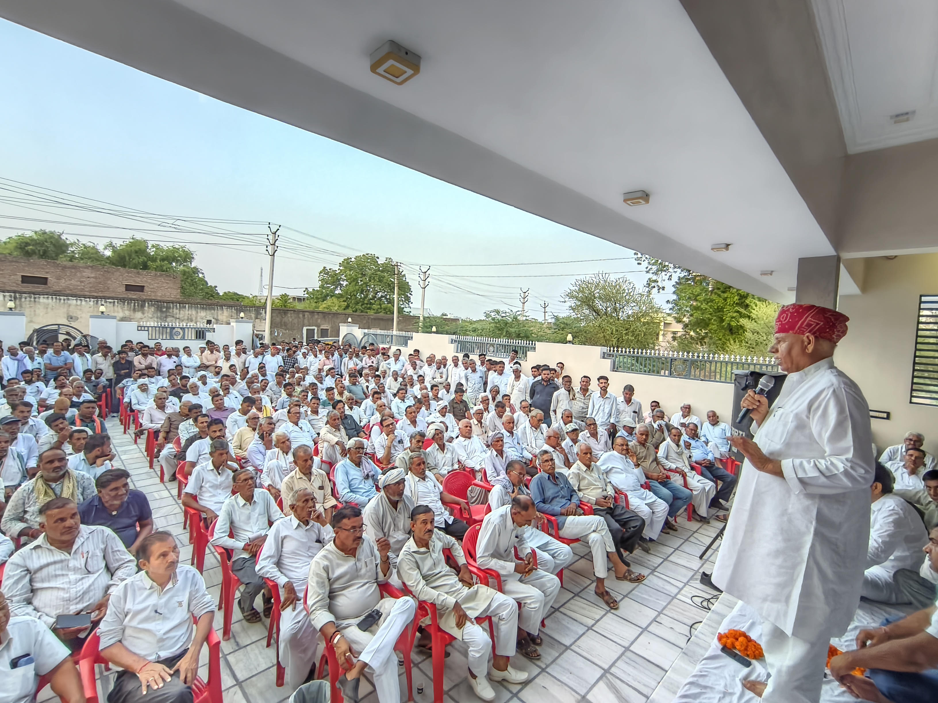  पंचायतीराज चुनावों को लेकर कांग्रेस की बैठक मे उमडे ग्रामीण - चुनावी रणनीति पर मंथन
