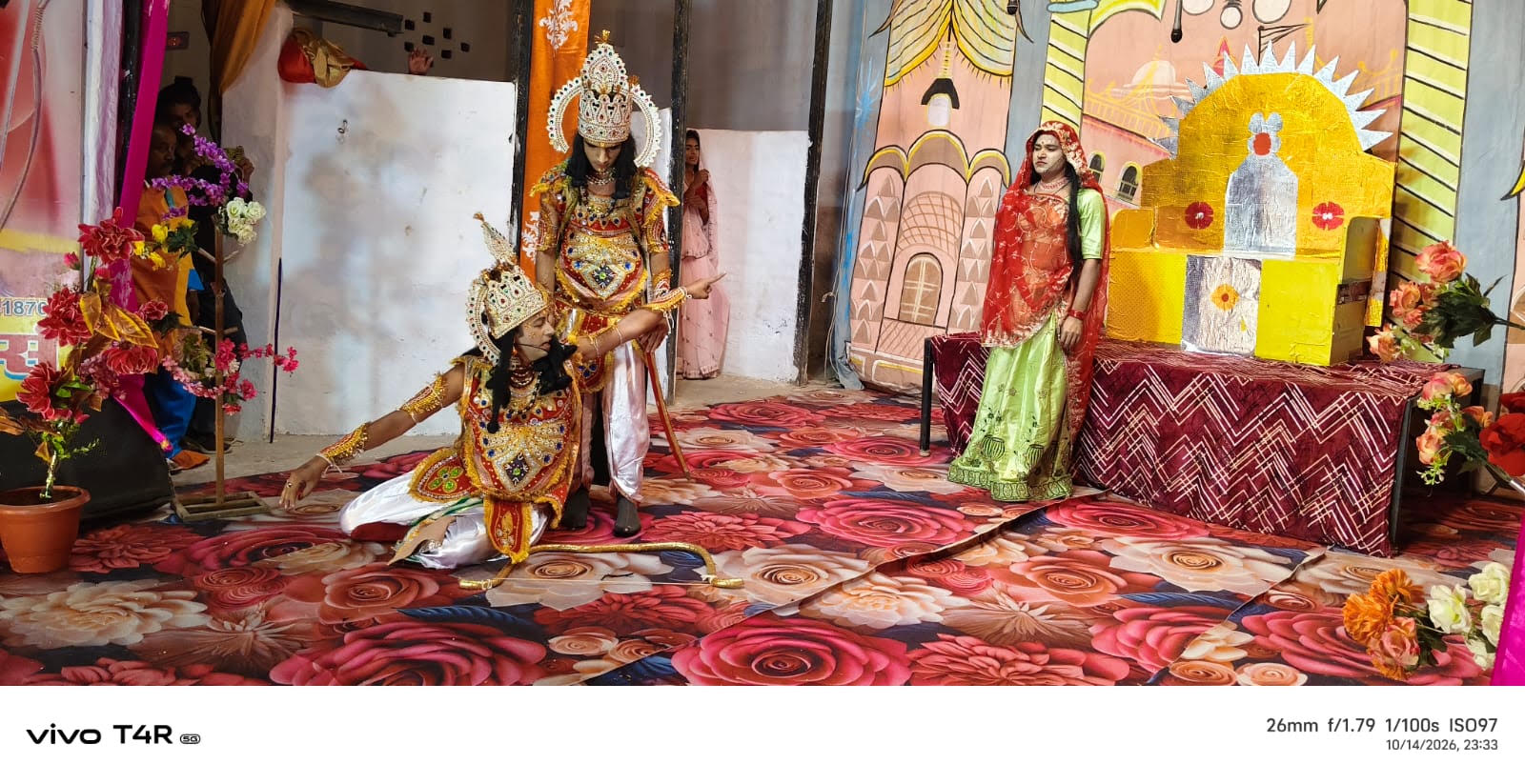 रेल्वे रामलीला मंच पर दशरथ - कैकेयी संवाद का हुआ मंचन 