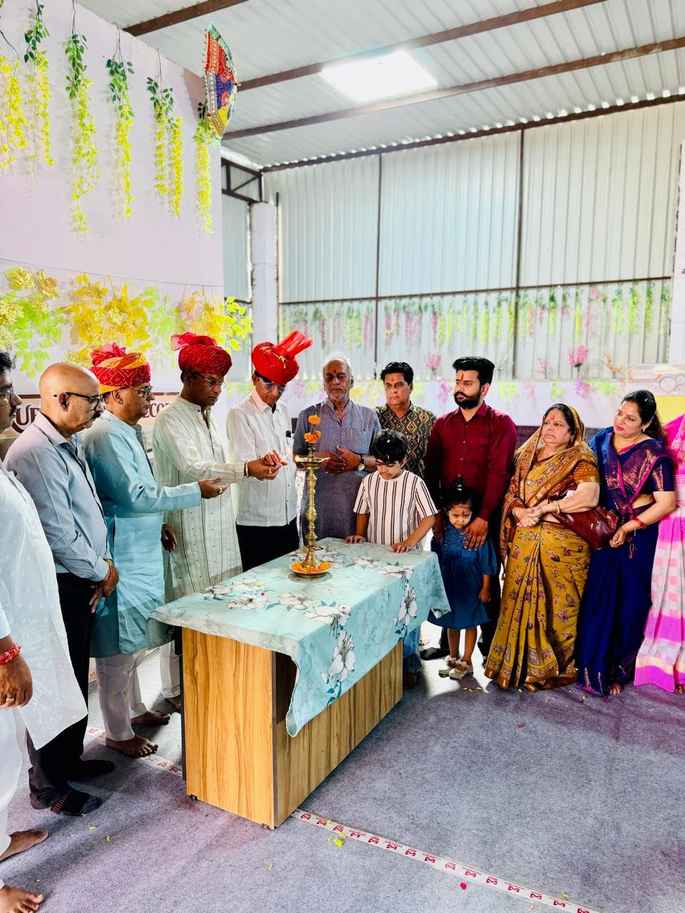 कुबेर होम डेकोर का हुआ शुभारंभ 