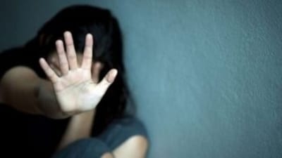 बंदूक की नोक पर नाबालिक के साथ दुष्कर्म, जान से मारने की दी धमकी