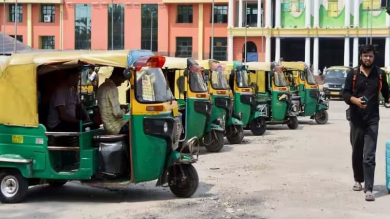 Delhi NCR CNG Price Hike IGL Auto Taxi Transport News