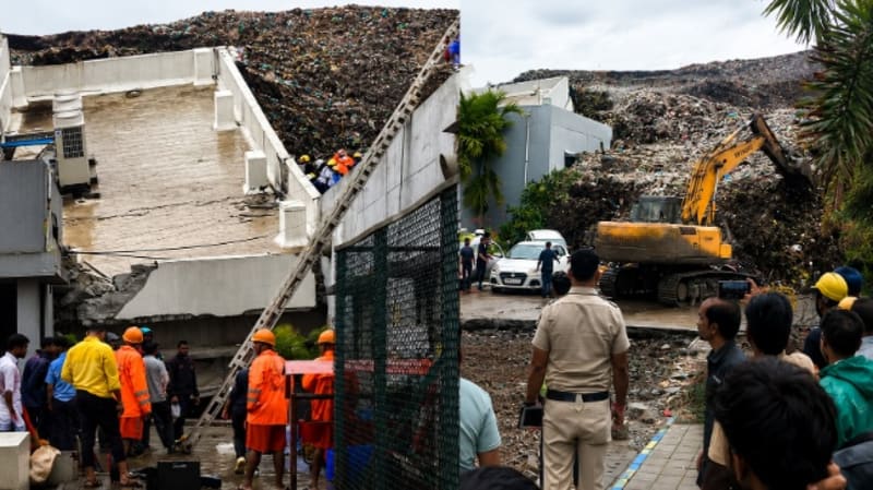 Pune Moshi Garbage Mound Collapse: Building Crashes, 1 Dead, 9 Rescued, Rescue Operation Continues