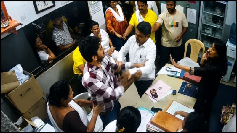 Shiv Sena Corporator and Supporters Accused of Assaulting Doctors at Mumbai Hospital, Staff Protest