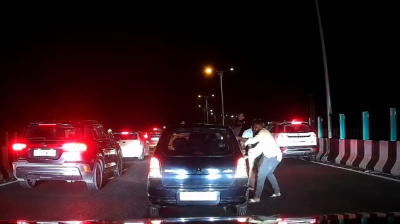 Bengaluru Road Rage Horror: Wife Offered Gold to Save Family, Attackers Kept Beating Husband on Expressway