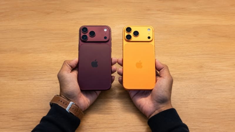 Apple iOS Update Screen iPhone Interface Displaying New Security Patches, Bug Fixes And Features Announcement For Upcoming October Release