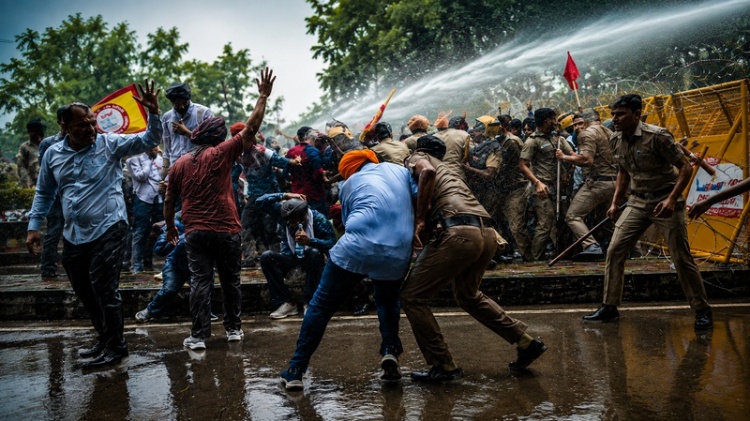 पंजाब कर्मचारियों का चंडीगढ़ में बड़ा प्रदर्शन, कई इलाकों में ट्रैफिक प्रभावित