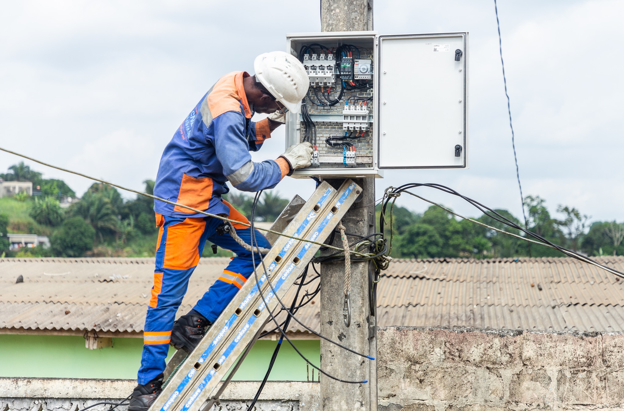 Création du réseau d'éclairage public à Bikélé Nzong