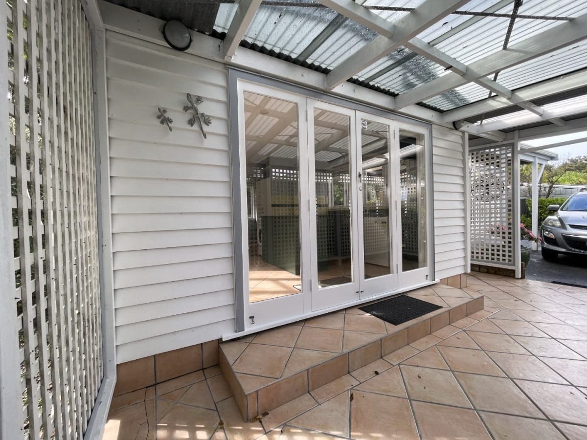 105A Tanekaha Road (studio unit), Titirangi, Auckland - image 1