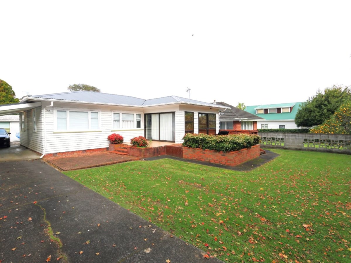 16 Fairleigh Ave, Mount Albert, Auckland - image 1