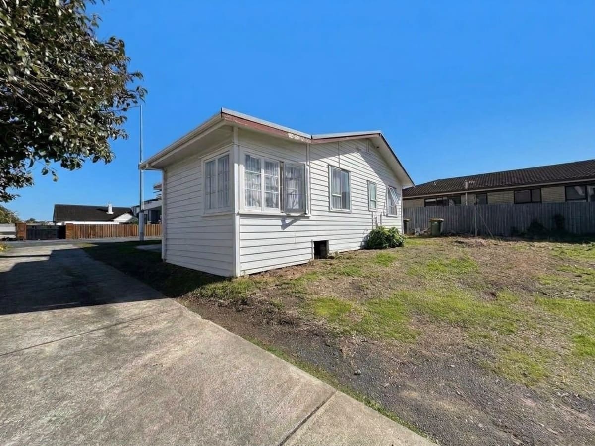 3157 Great North Road, New Lynn, Waitakere City - image 1