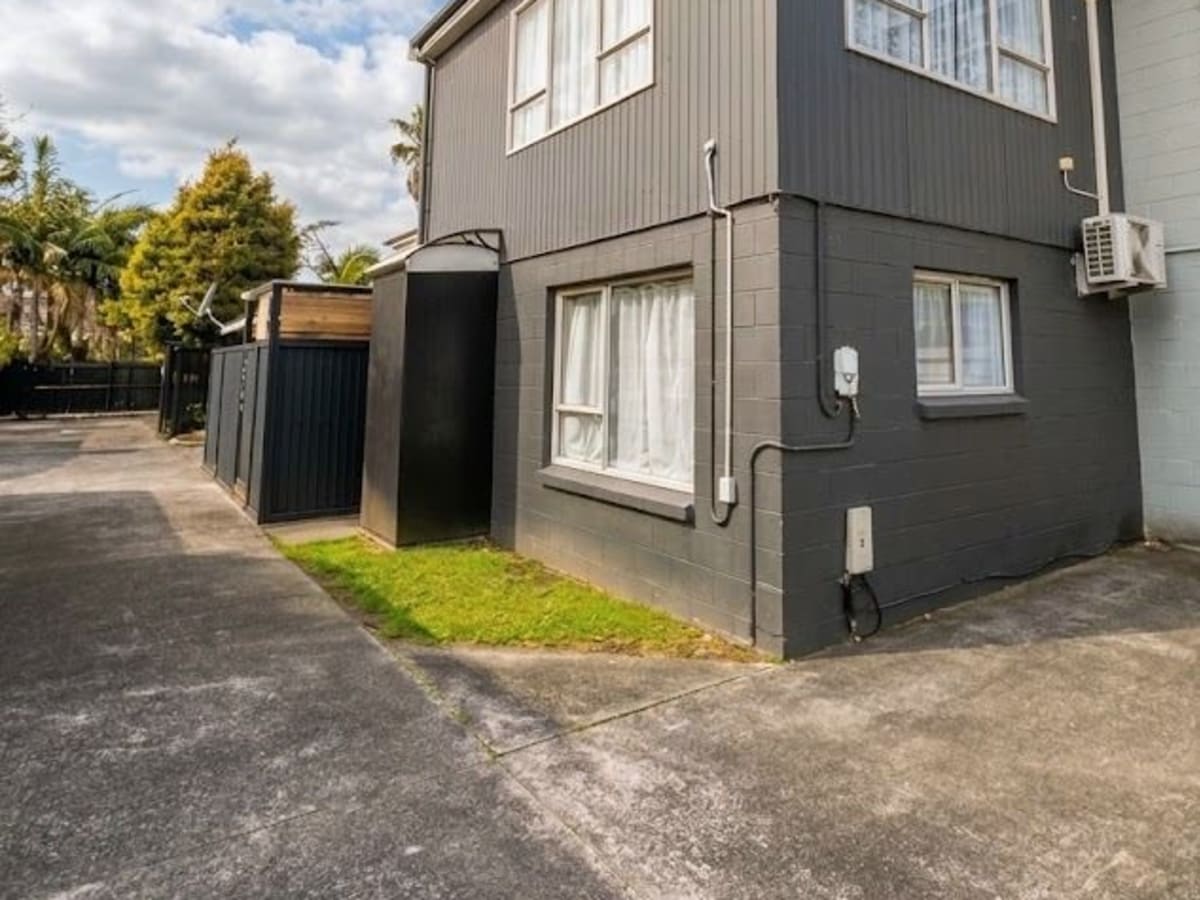 57 Point Chevalier Road, Pt Chevalier, Auckland - image 1