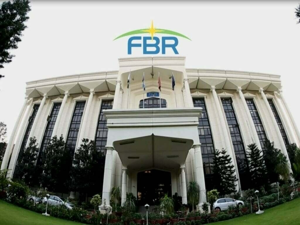 اسلام آباد: فیڈرل بورڈ آف ریونیو (FBR) نے ملک بھر میں اِن لینڈ ریونیو فیلڈ فارمیشنز کی بڑے پیمانے پر تنظیمِ نو کرتے ہوئے نئے ٹیکس زونز قائم کر دیے اور متعدد دفاتر کی ازسرِ نو نامزدگی کا نوٹیفکیشن جاری کر دیا۔